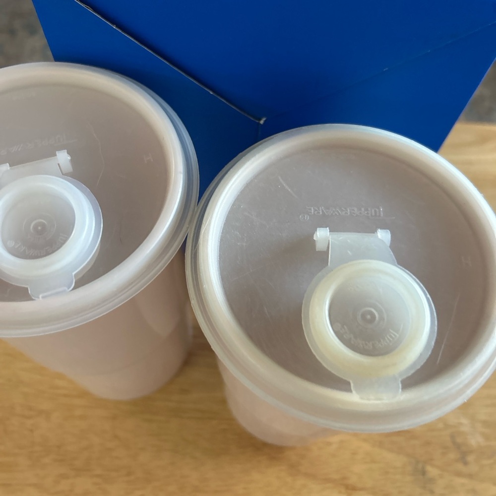 Vintage Tupperware Plastic Tumblers 30 Oz - Picture 2 of 3
